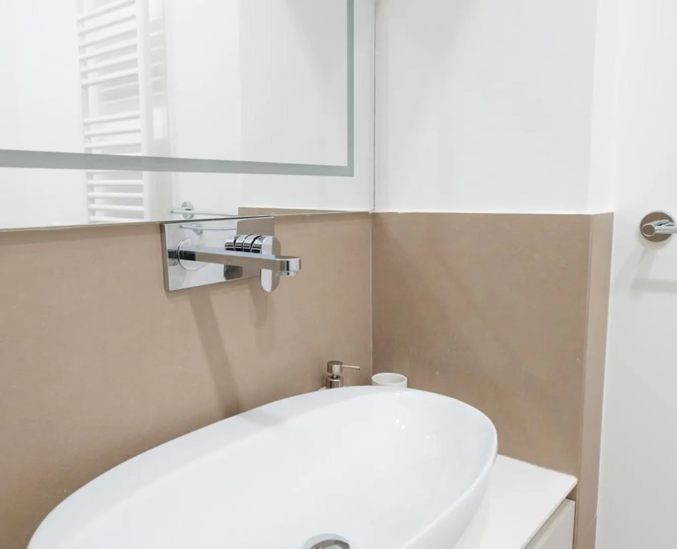 Stunning 1Br, 2Bath Apartment In The Heart Of Rome 6C